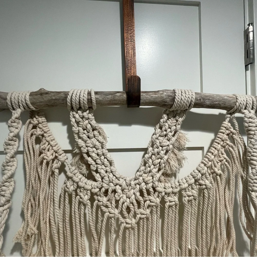 Cream Display Shelf with Intricate Macramé Design